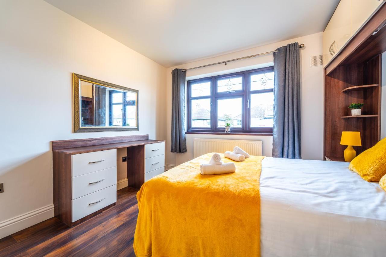 Modern Spacious 4 Bed Hayes Home With Free Parking Exterior foto